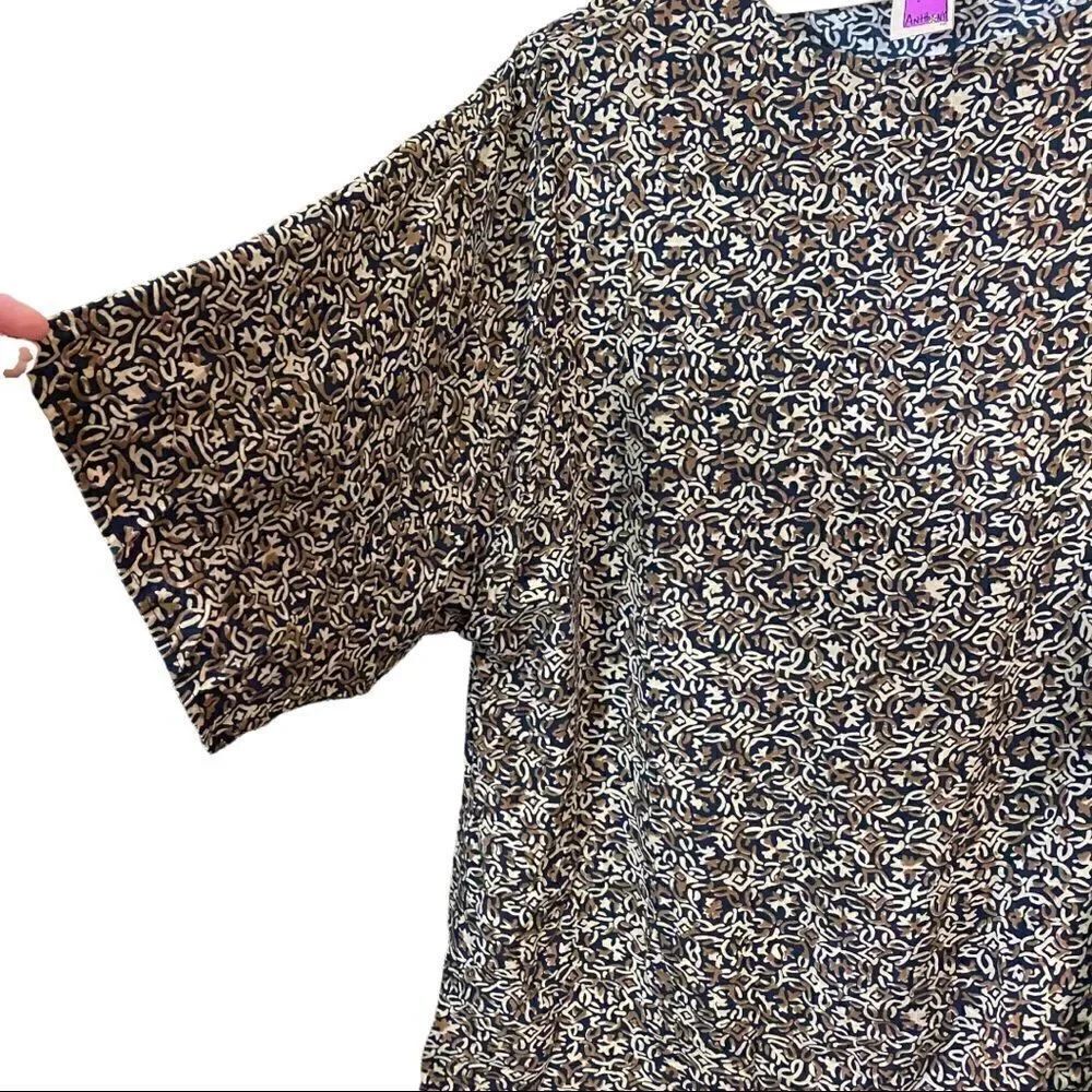 Anthony Original Graphic Asymmetrical Blouse Size 3X - Picture 4 of 7